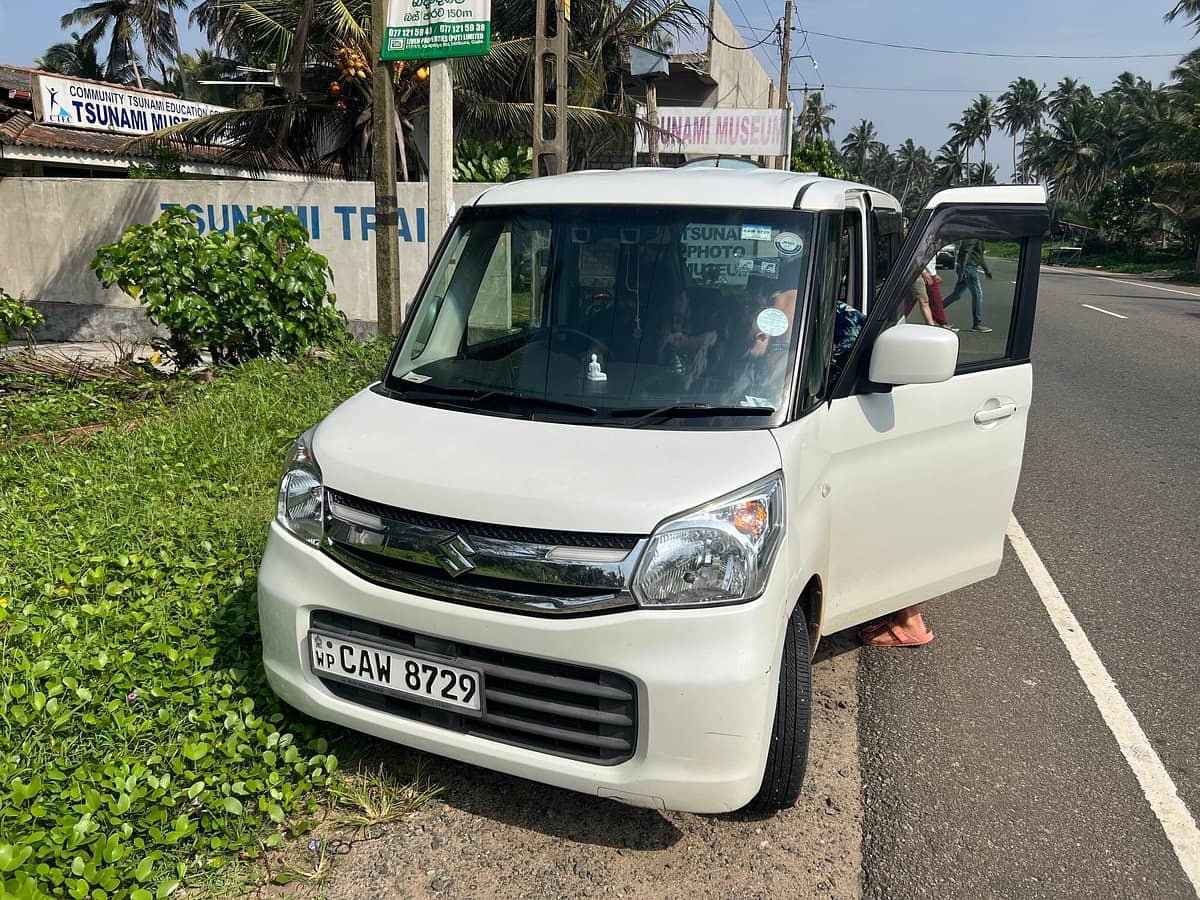 SUZUKI WAGON R car with driver sri lanka
